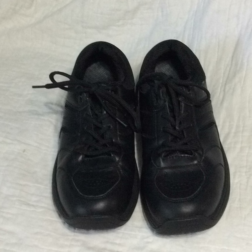 Bio fit shoes size 9.5 black leather uppers.  B68